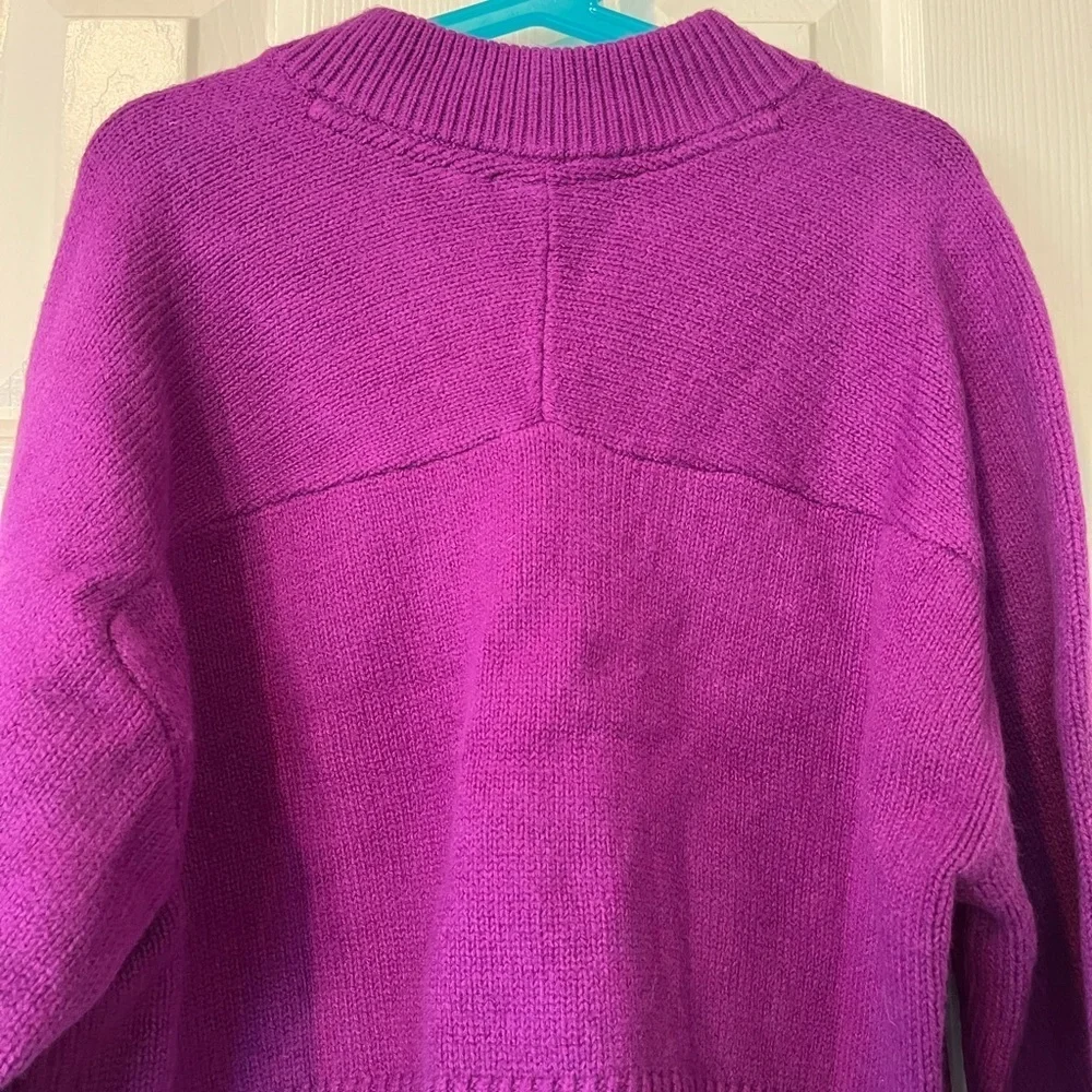 Girls boxy v-neck sweater size M (8-9) by Gap